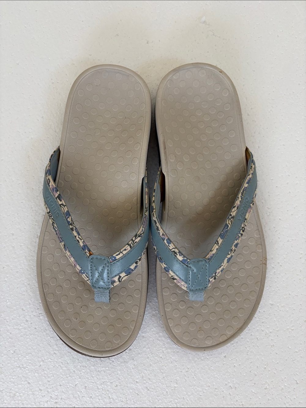 Vionic Beige Footbed Flip Flops with Blue Patterned Straps